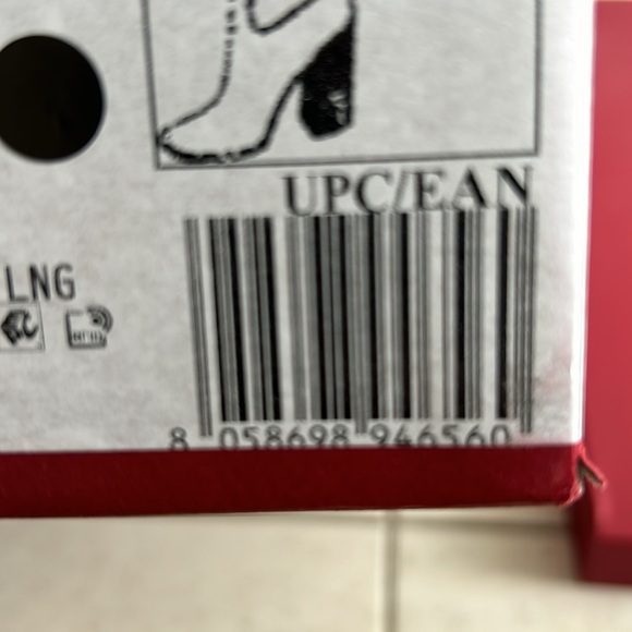 Brand new original Salvatore Ferragamo heeled boots 8,5cm, size 8 run big - Picture 6 of 6